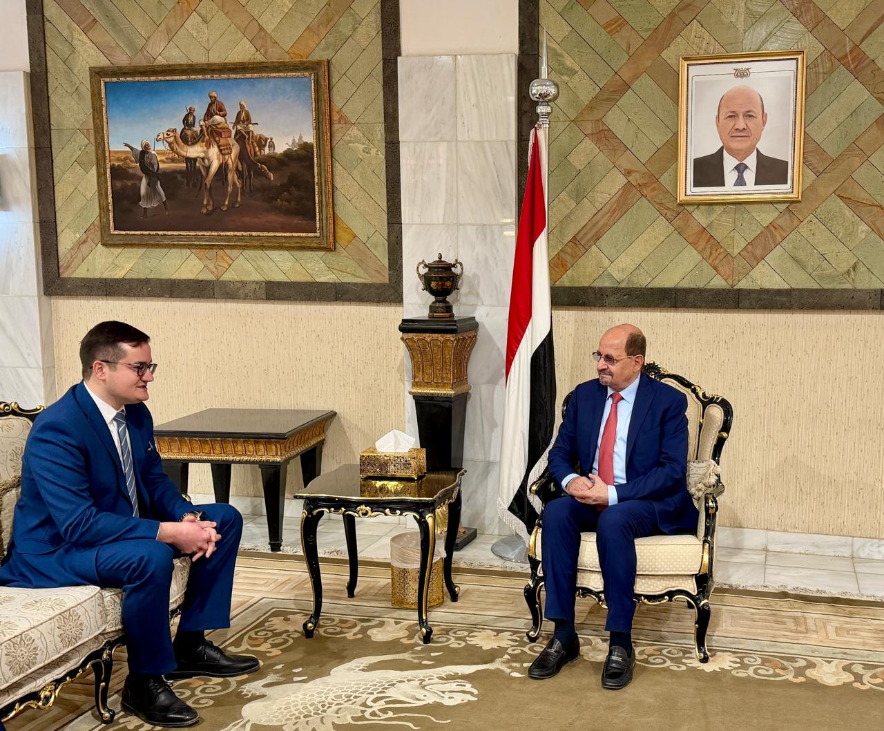 وزير الخارجية يبحث مع السفير الروسي تعزيز التعاون الثنائي بما يخدم المصالح المشتركة