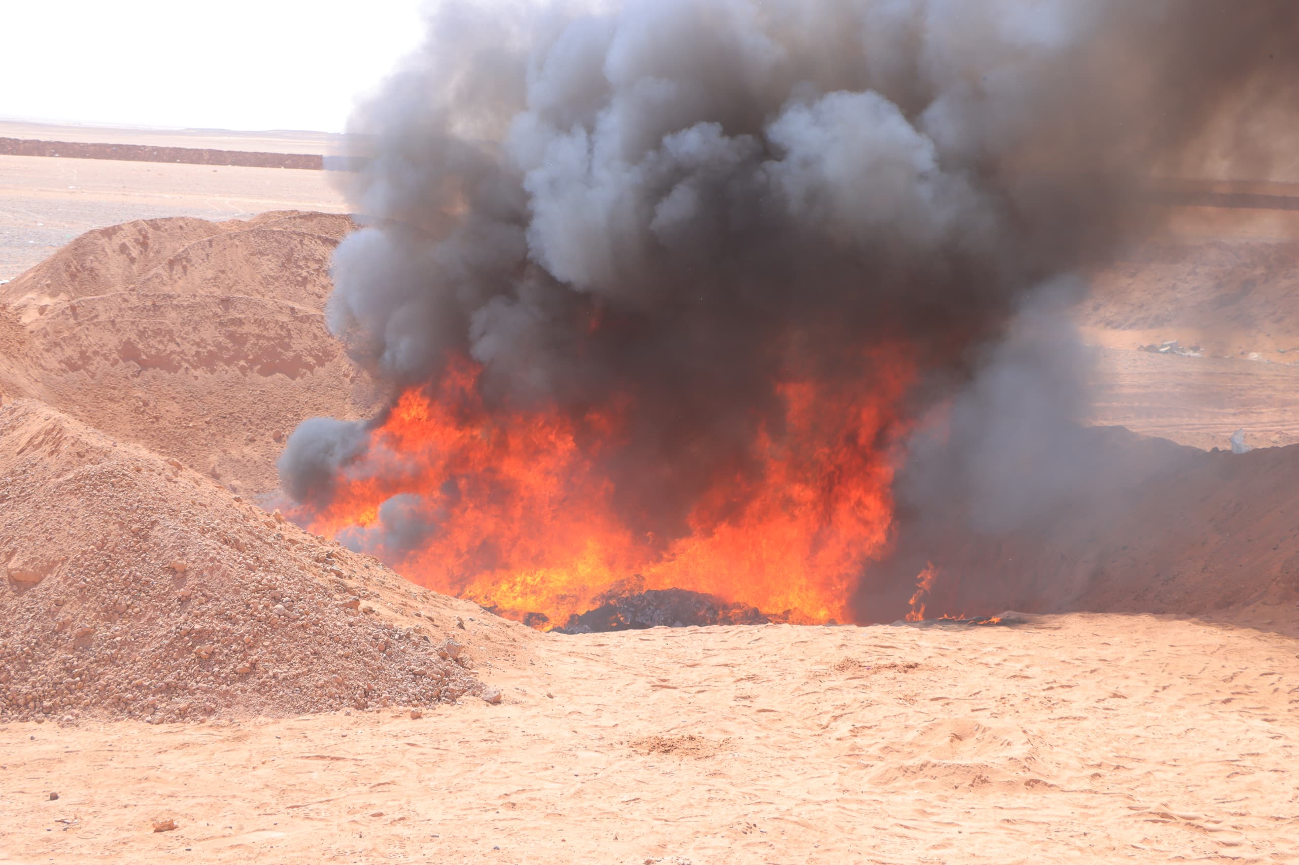 إتلاف كميات من المواد المخدرة والممنوعات في منفذ الوديعة