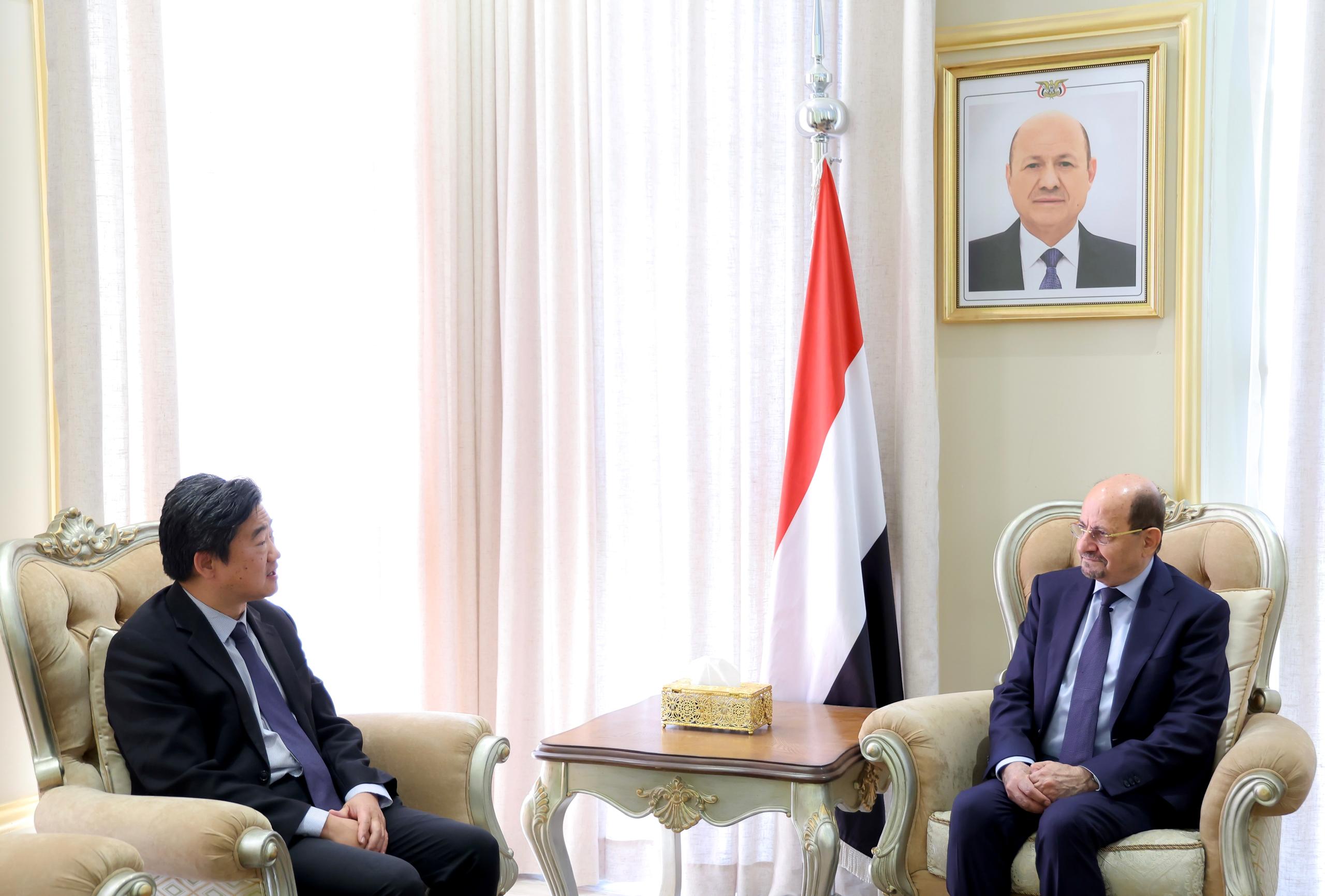 رئيس الوزراء يستقبل القائم بأعمال السفارة الصينية