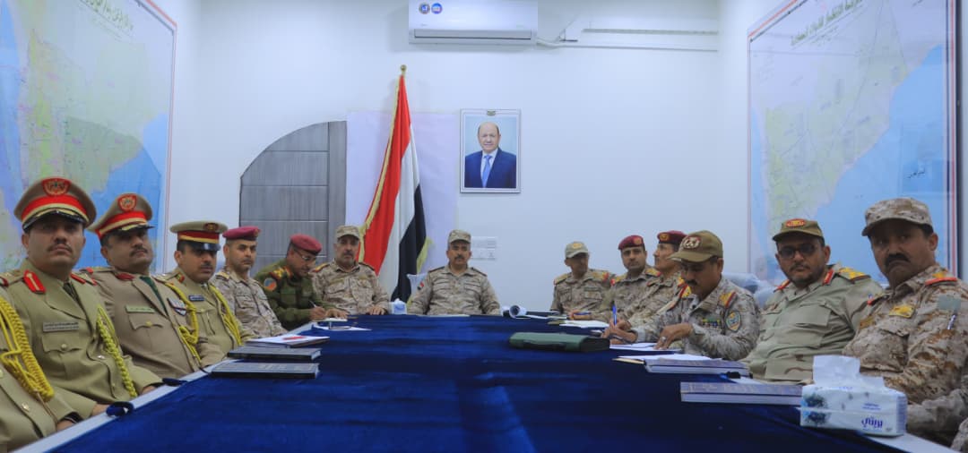 رئيس هيئة العمليات يعقد اجتماعاً موسعاً برؤساء عمليات القوات المسلحة