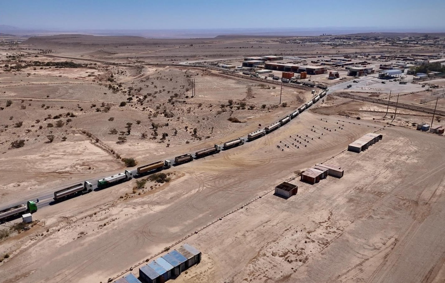 بدء توزيع منحة المشتقات النفطية السعودية لتشغيل أكثر من 70 محطة كهرباء