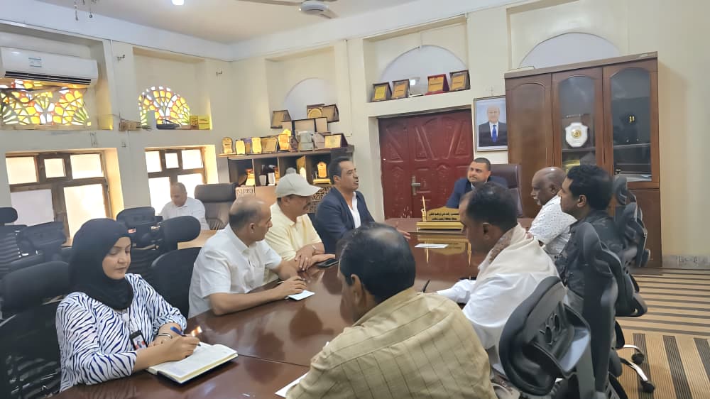 اللجنة الوطنية للتحقيق تنفذ زيارة ميدانية إلى سقطرى وتلتقي السلطة المحلية وتعاين سجن حديبو