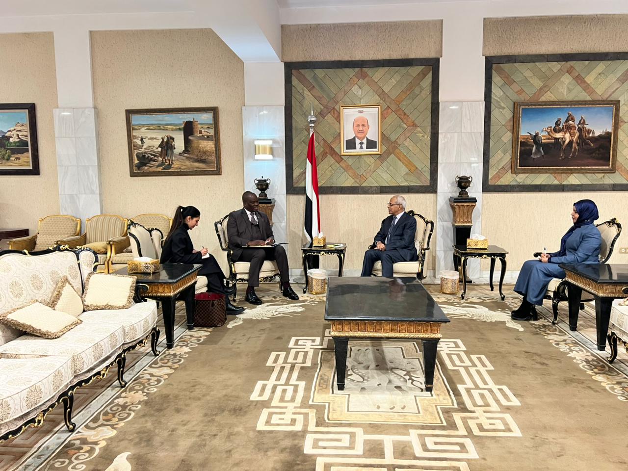 نائب وزير الخارجية يبحث مع سفير جنوب أفريقيا انعقاد اجتماع لجنة التشاور السياسي بين البلدين