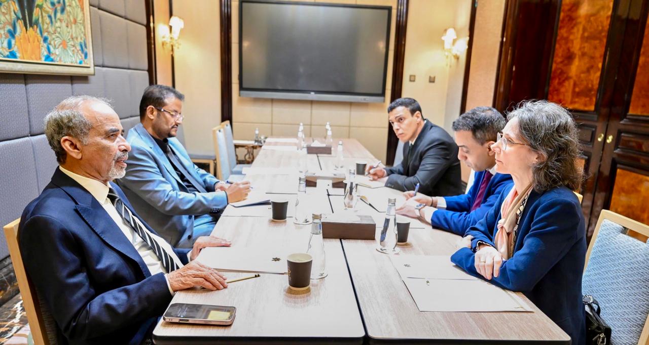 عضو مجلس القيادة الرئاسي محمود الصبيحي يلتقي السفيرة الفرنسية