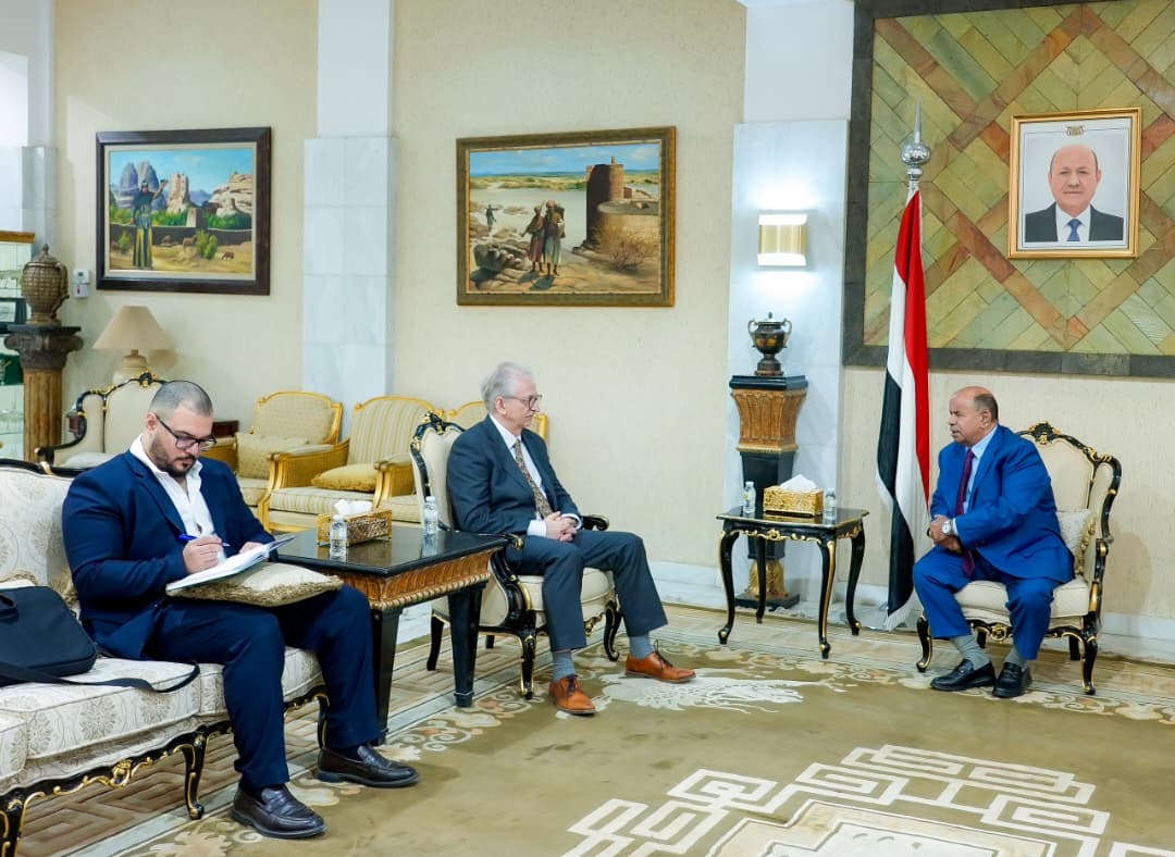 عضو مجلس القيادة الرئاسي الخنبشي يبحث مع السفير الألماني سبل تعزيز التعاون الاقتصادي