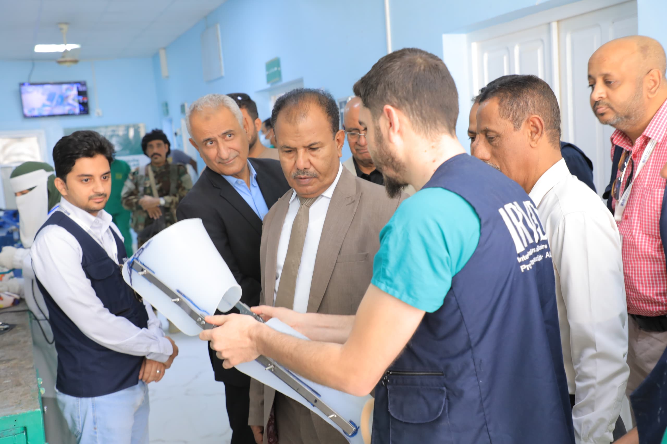 وكيل حضرموت يطلع على مستوى الخدمات بمركز الأطراف الصناعية والتأهيل الحركي بسيئون