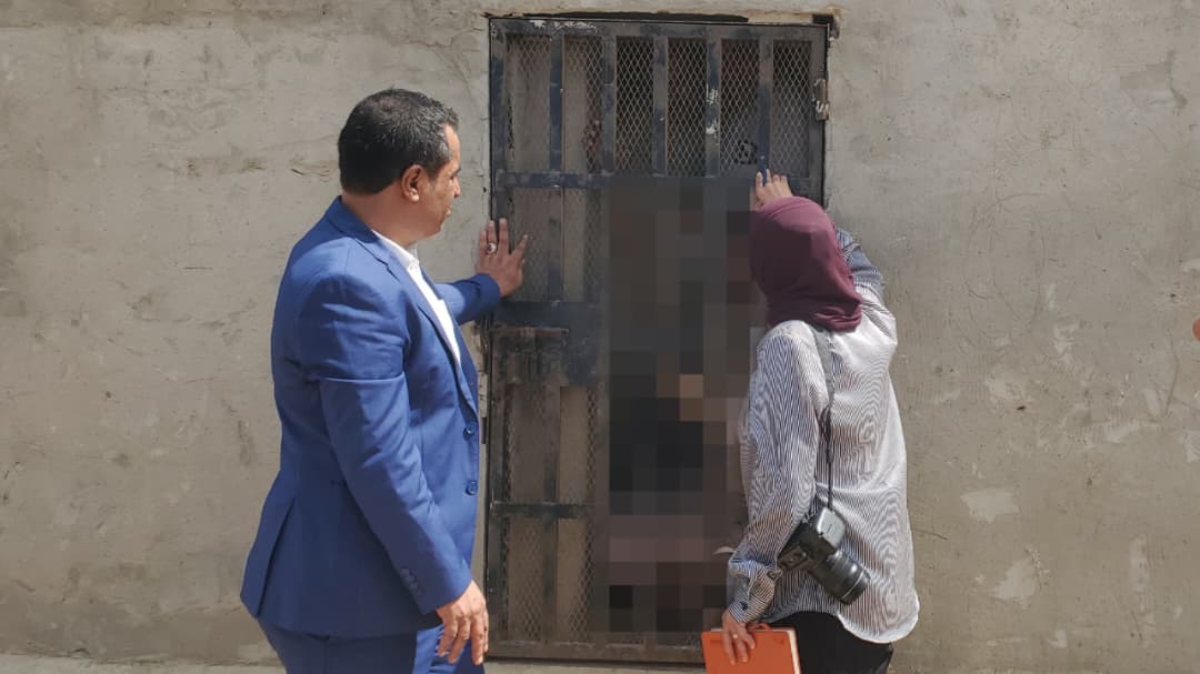 اللجنة الوطنية للتحقيق تعاين مركز احتجاز في حديبو وتوثّق انتهاكات طالت نشطاء وأعياناً طبيعية