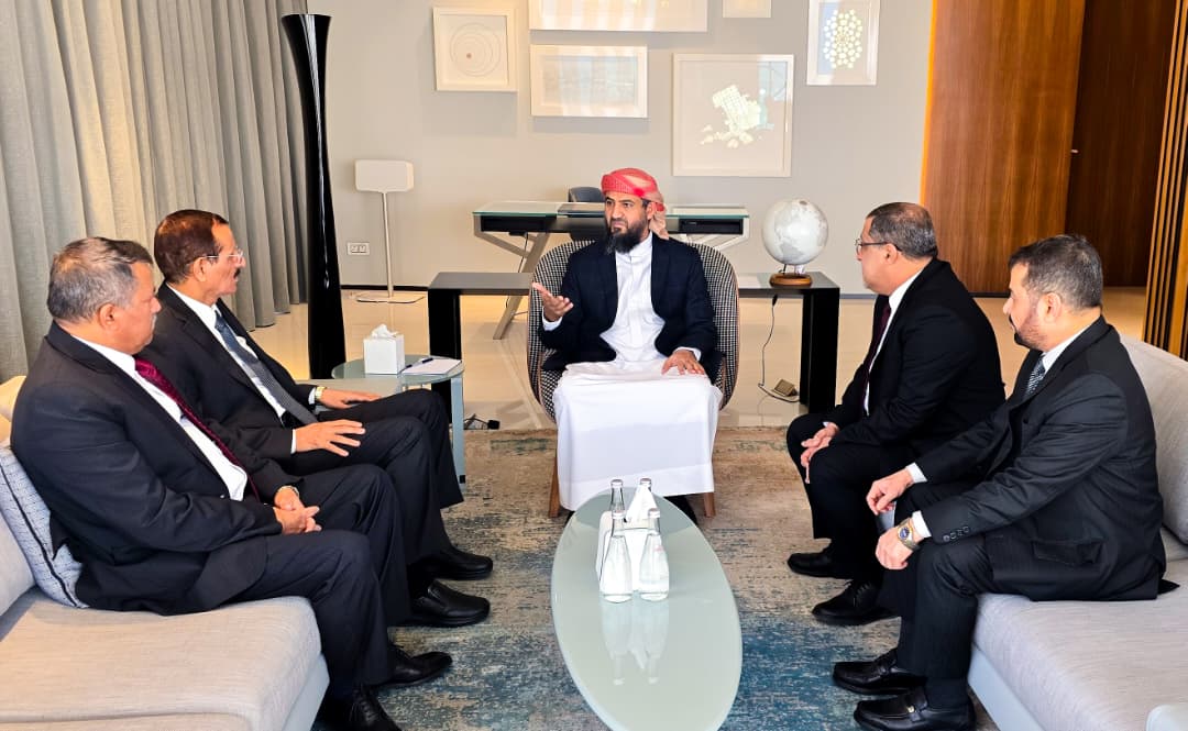 عضو مجلس القيادة المحرّمي يناقش أوضاع السلطة القضائية وسبل تعزيز دورها المؤسسي