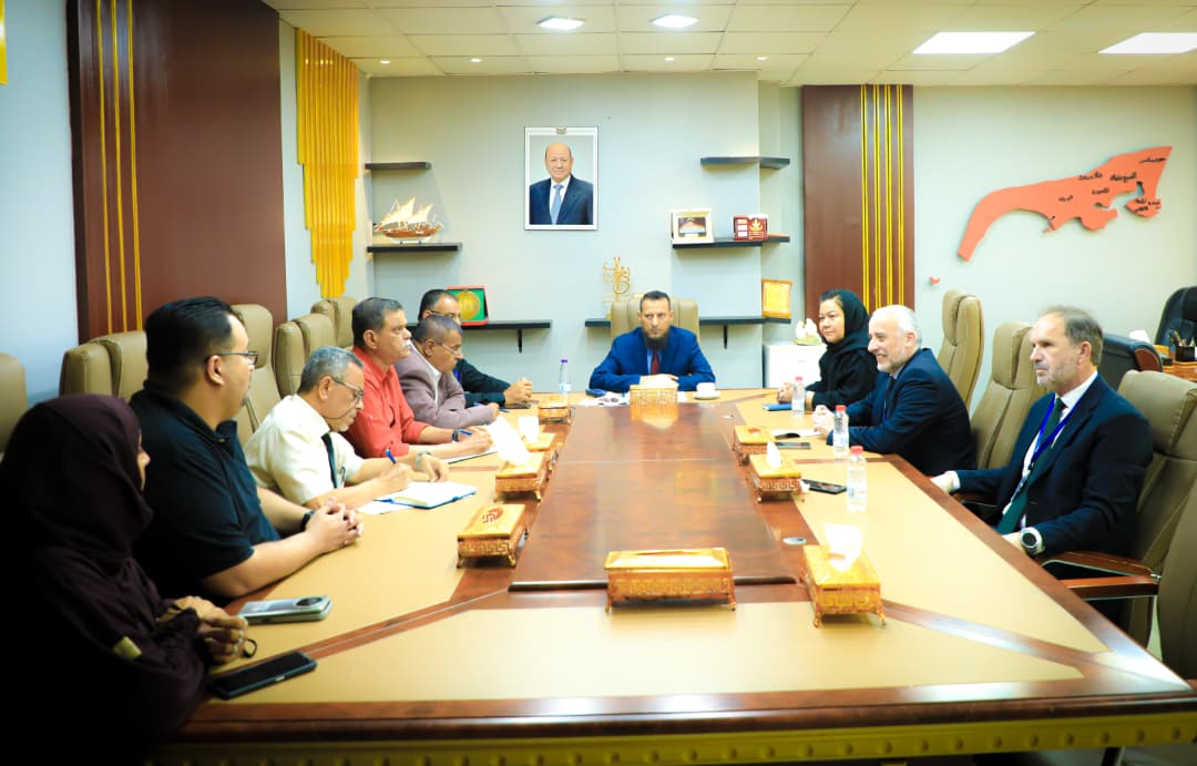 محافظ عدن يبحث مع برنامج الأمم المتحدة للمشاريع توسيع مجالات التعاون التنموي