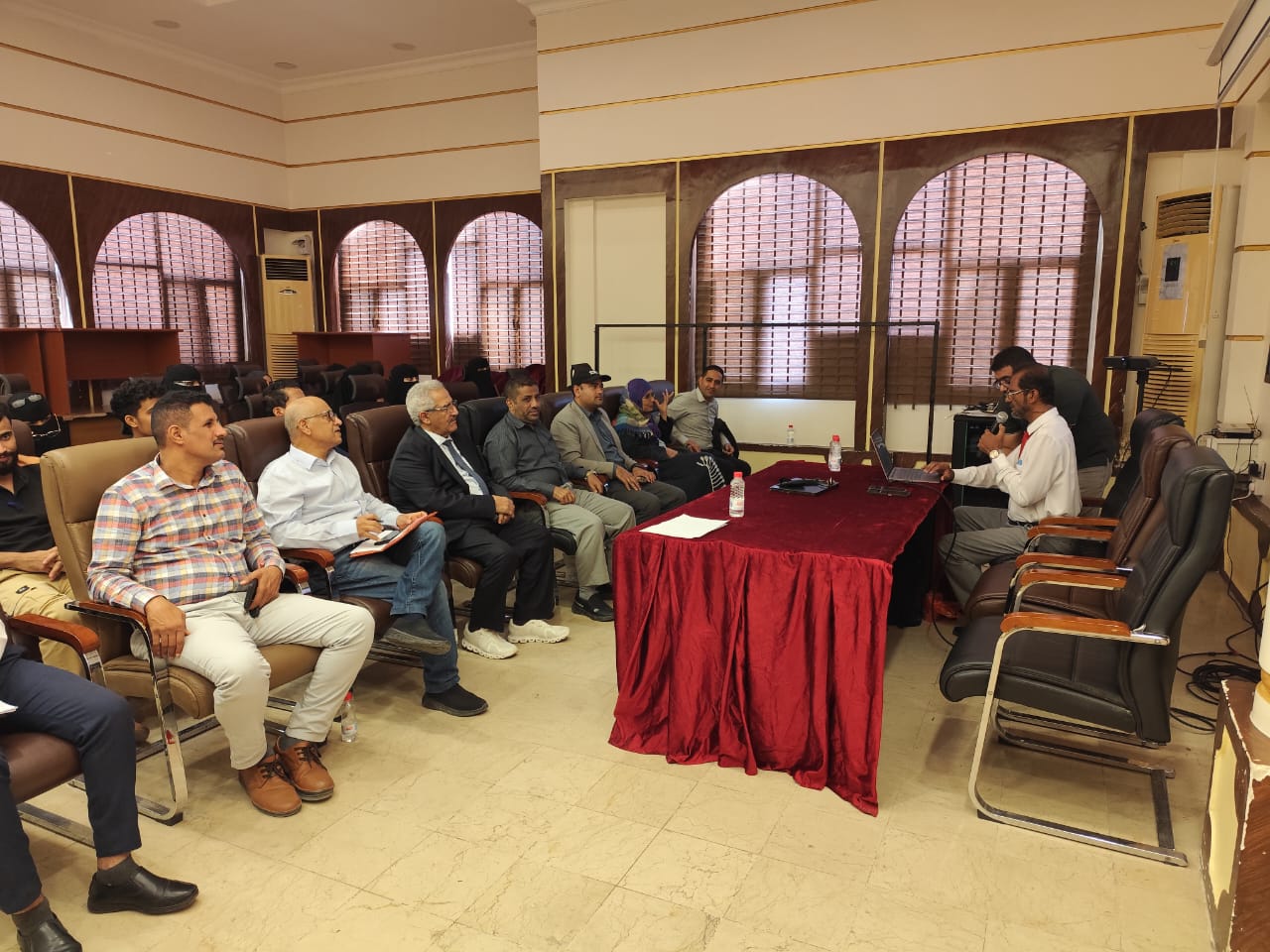 هيئة الأدوية تنظم محاضرة حول معايير الجودة المستدامة