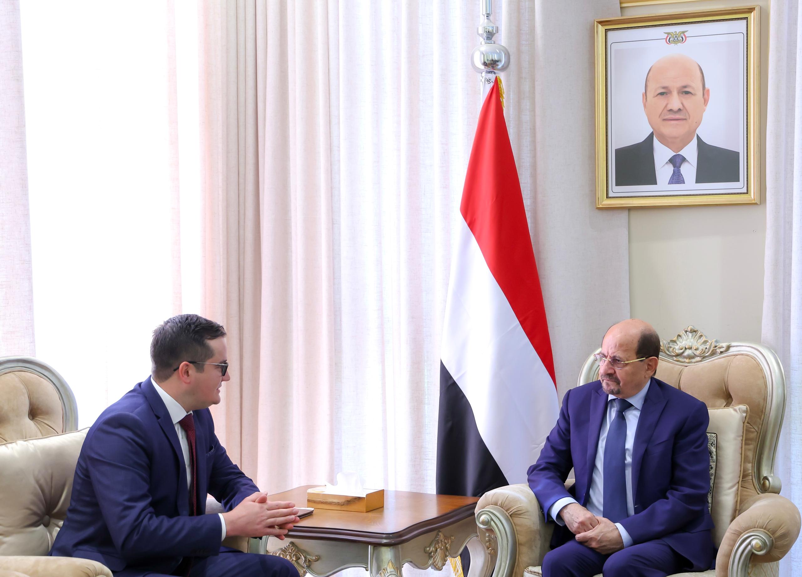 رئيس مجلس الوزراء يستقبل السفير الروسي ويبحث معه تعزيز التعاون المشترك