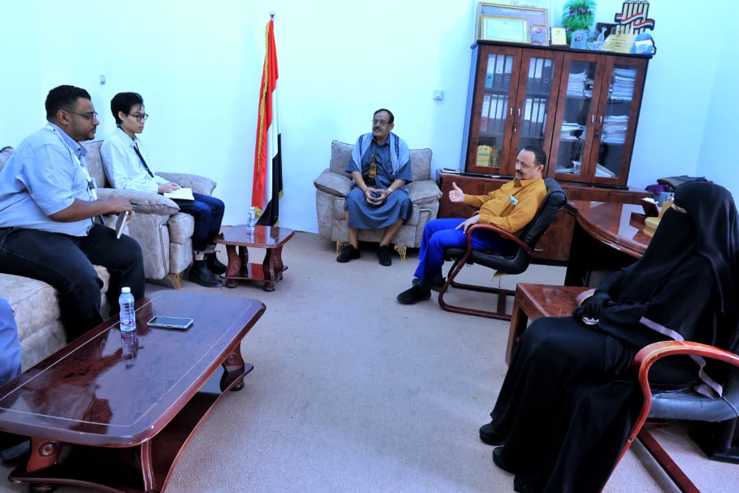 السلطة المحلية بمأرب ترحب برغبة المنظمة الدولية لسلامة المنظمات في بناء شراكة انسانية