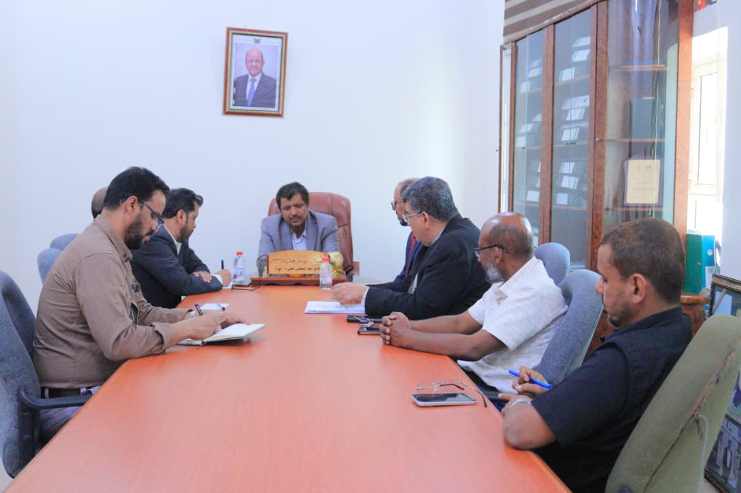 لقاء يناقش اوضاع جامعة المهرة والتحديات التي تواجه عملها الأكاديمي والإداري