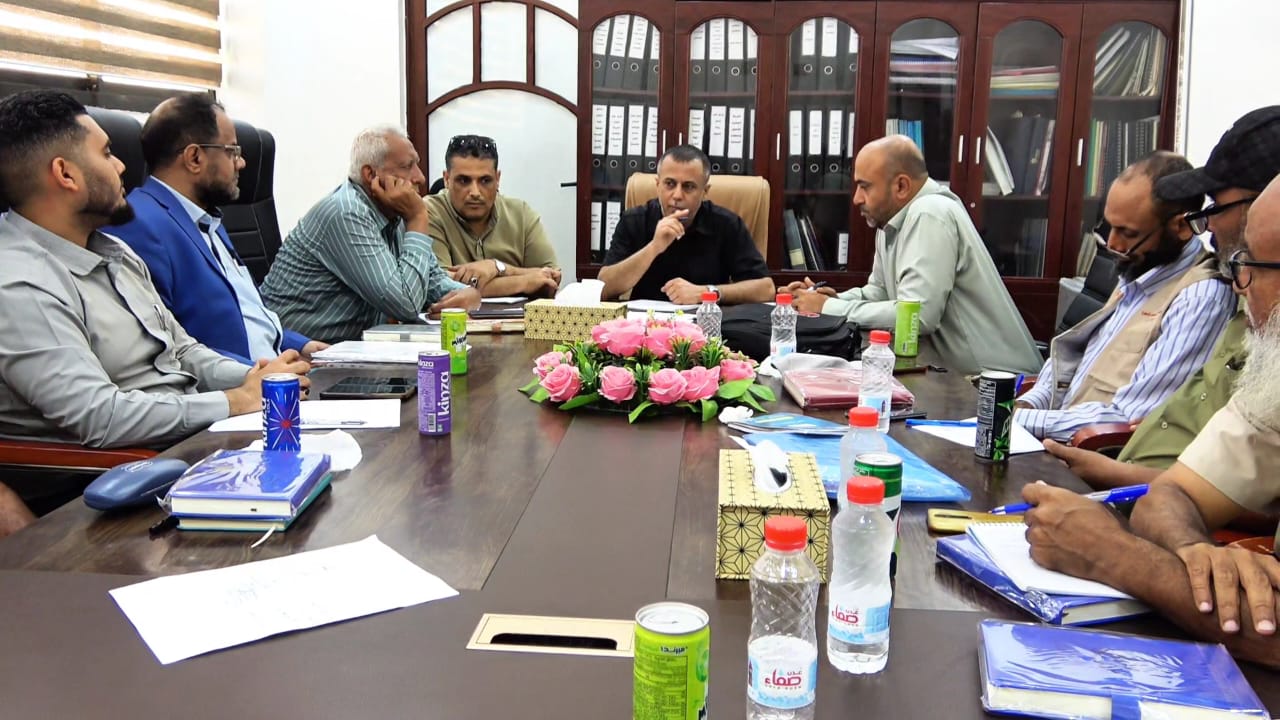 مكتب الصناعة والتجارة بعدن يُقِرّ خطة رقابية مع قرب حلول شهر رمضان