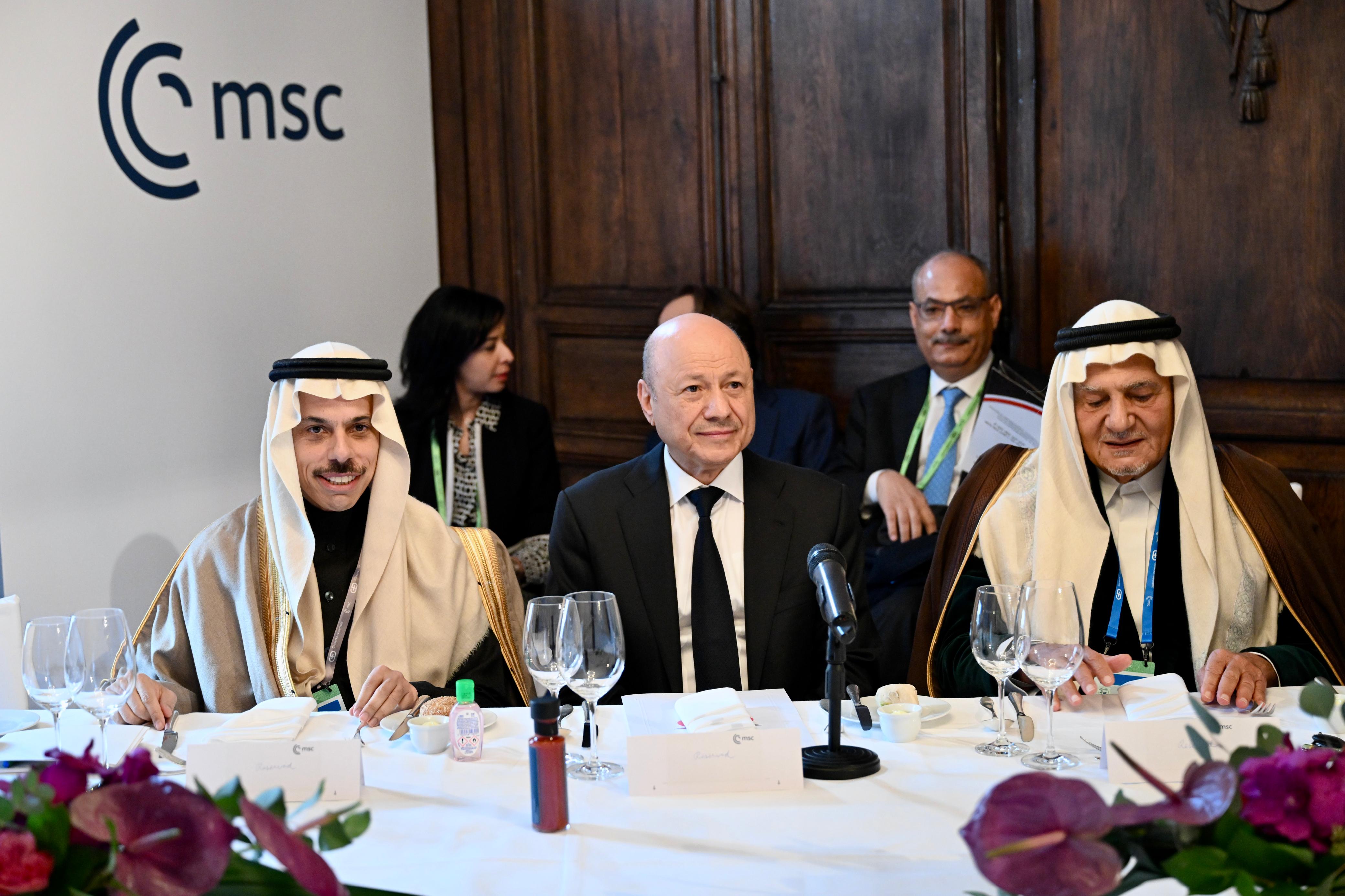 رئيس مجلس القيادة: الاندماج في المنظومة الخليجية يبدأ بالتصالح الداخلي وتجريم النزعات الطائفية والسلاح المنفلت