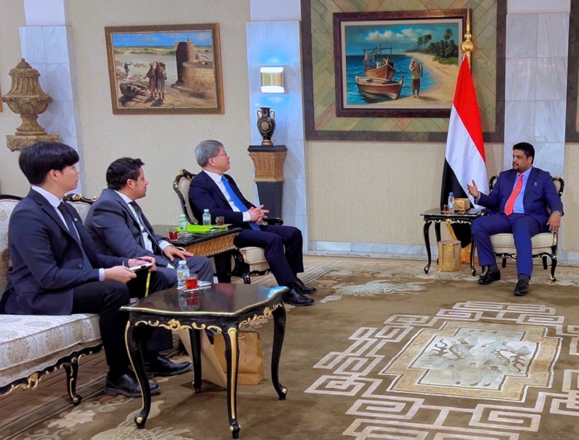 وزير التعليم الفني يبحث مع السفير الكوري تعزيز التعاون لتطوير القطاع في اليمن
