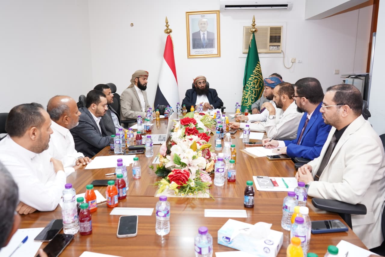 وزير الأوقاف والإرشاد يترأس اجتماعاً للجنة العليا للحج بمكة المكرمة