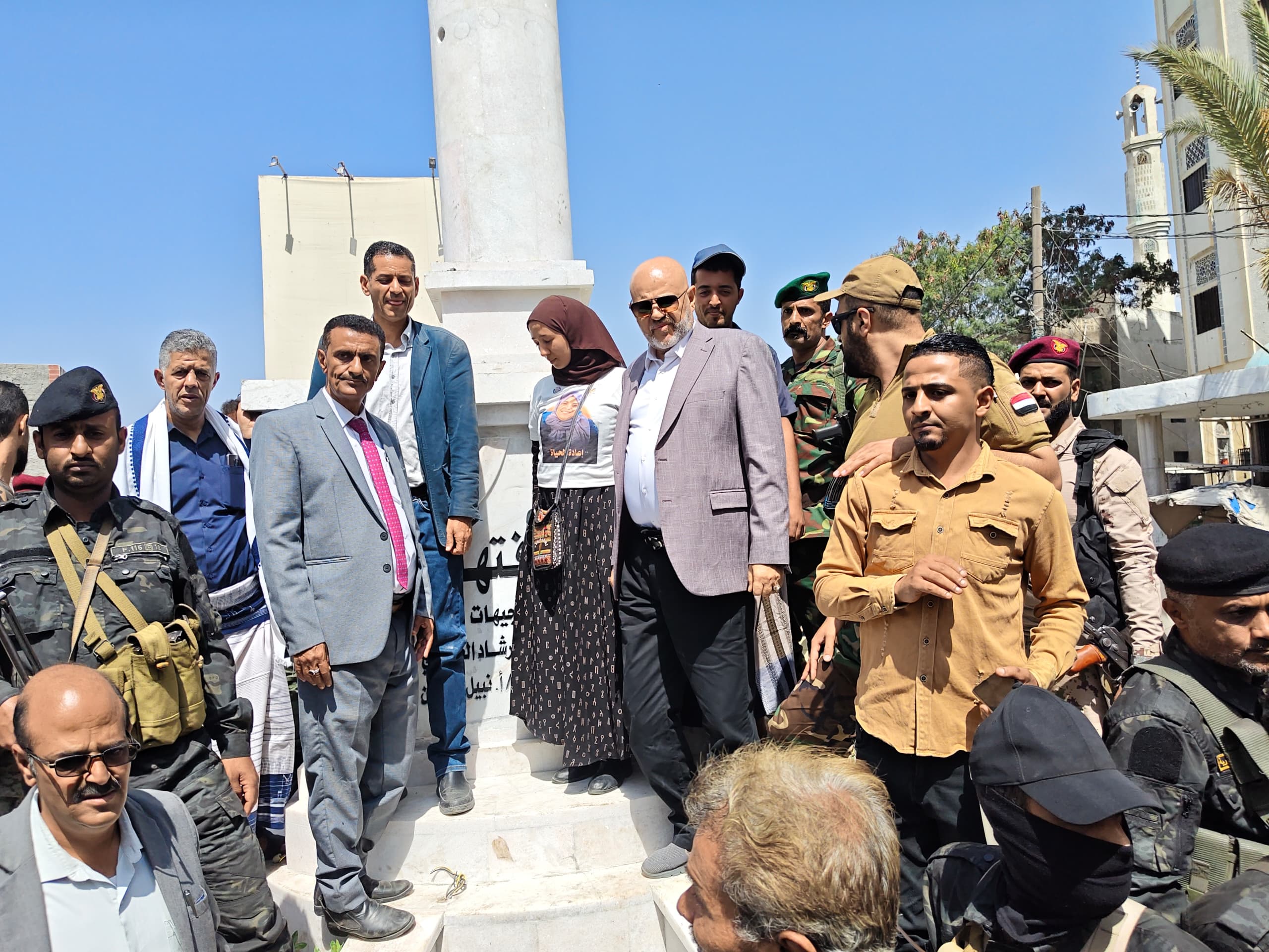 محافظ تعز يدشن جولة "إفتهان" وإضافة طبقه اسفلتية لخمسة شوارع حيوية بتعز