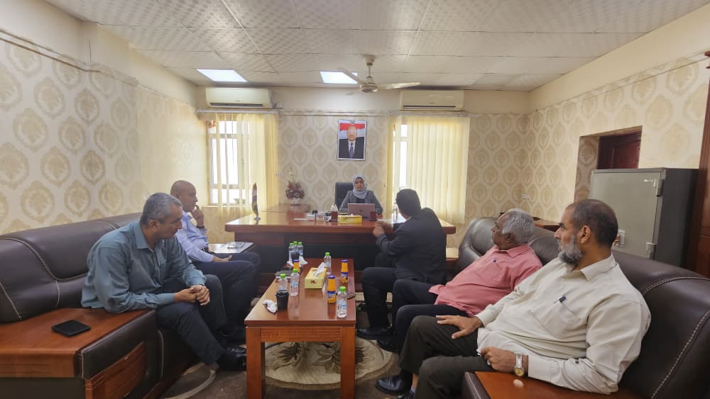 وزيرة الشؤون القانونية تترأس اجتماعاً موسعاً بعدن لمناقشة سير العمل في قطاعات الوزارة وخطة العام 2206