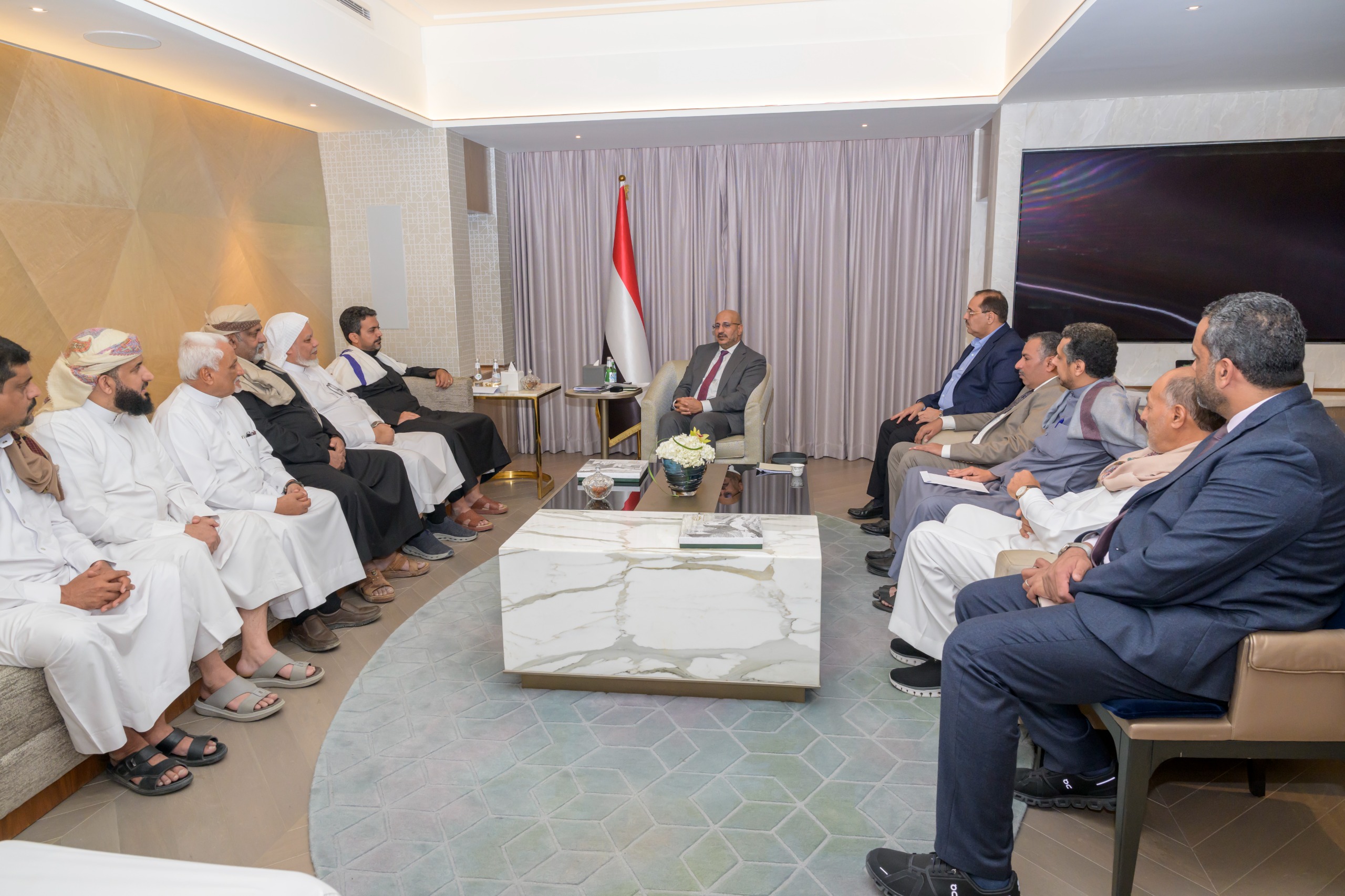 طارق صالح: حضرموت تمثل النموذج الأسمى في التعايش والسلم الاجتماعي والالتزام بمؤسسات الدولة