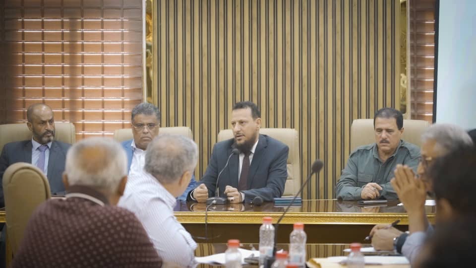 محافظ عدن يناقش الاستعدادات لاستقبال شهر رمضان المبارك
