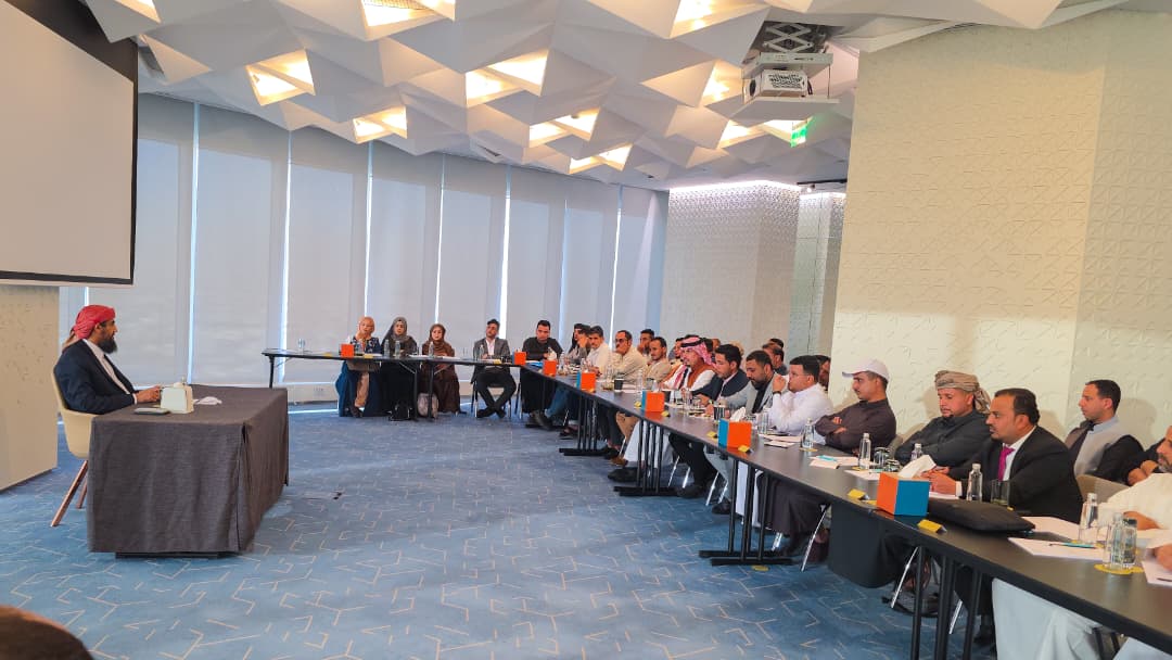 المحرّمي يعقد لقاءً موسعاً مع نخبة من الإعلاميين والصحفيين