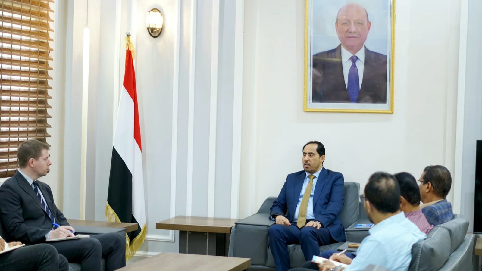 الوزير البكري يناقش مع مكتب المبعوث الاممي جهود الحكومة لتعزيز الأمن والاستقرار