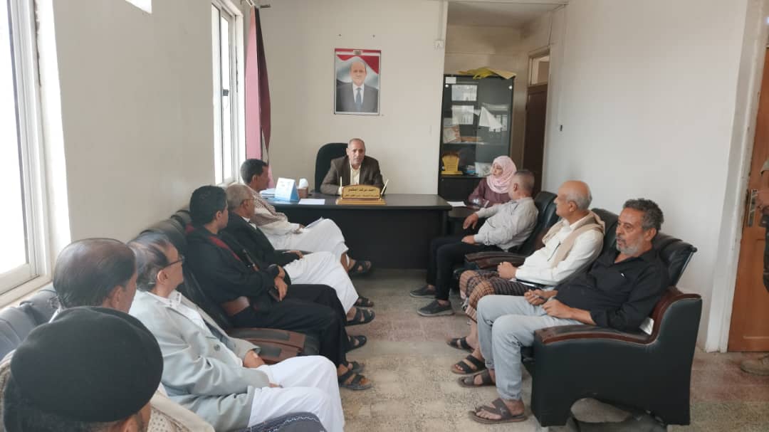 وكيل محافظة تعز يوجه بتكثيف الحملات والنزولات الميدانية لضبط الأسعار