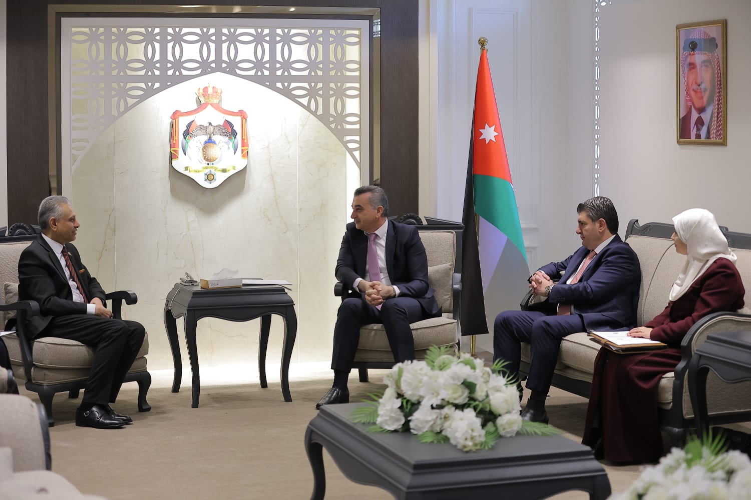 سفير اليمن يبحث مع رئيس لجنة الخارجية في مجلس النواب الأردني تعزيز التعاون البرلماني