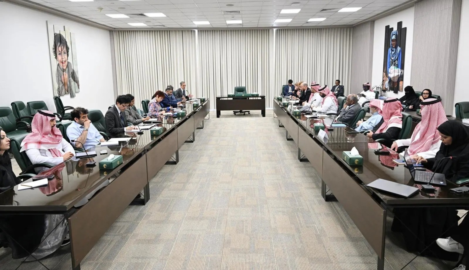 تنظيم جلسة نقاش حول خطة الاستجابة الإنسانية لليمن 2026م