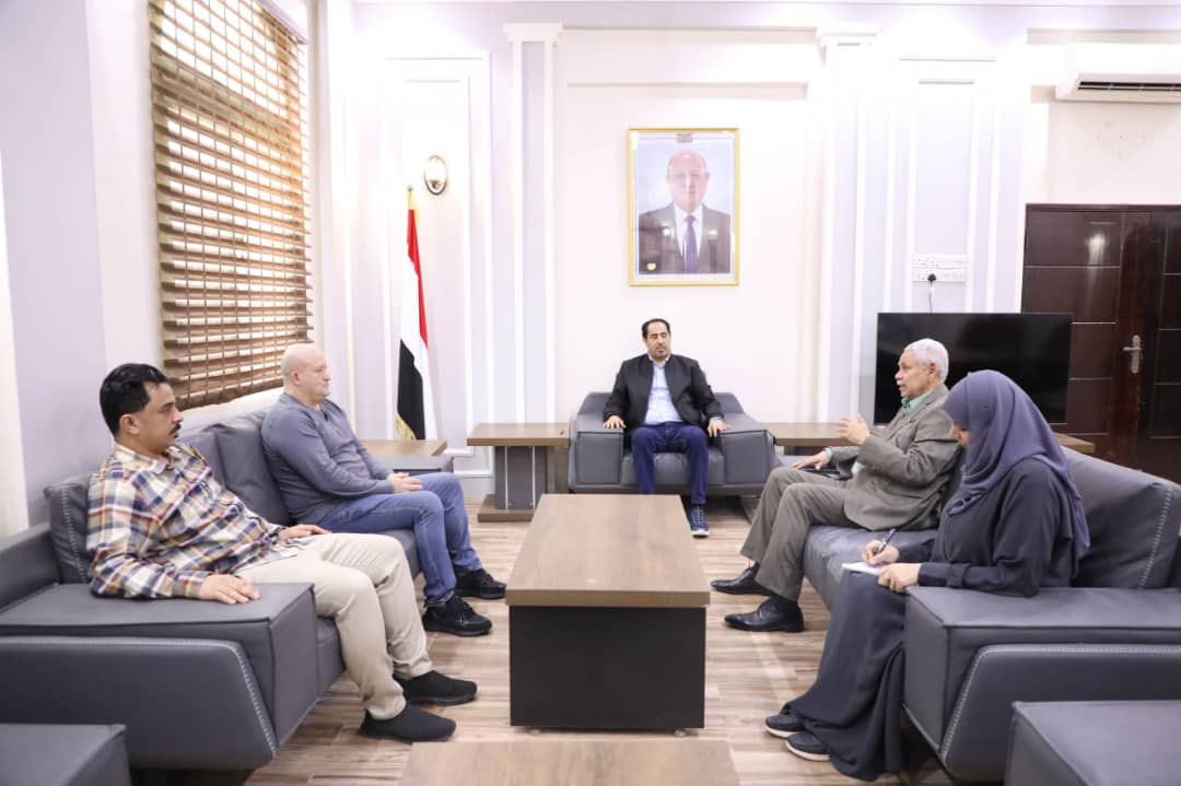 وزير الشباب والرياضة يناقش اوضاع المنتخب الوطني الاول لكرة القدم