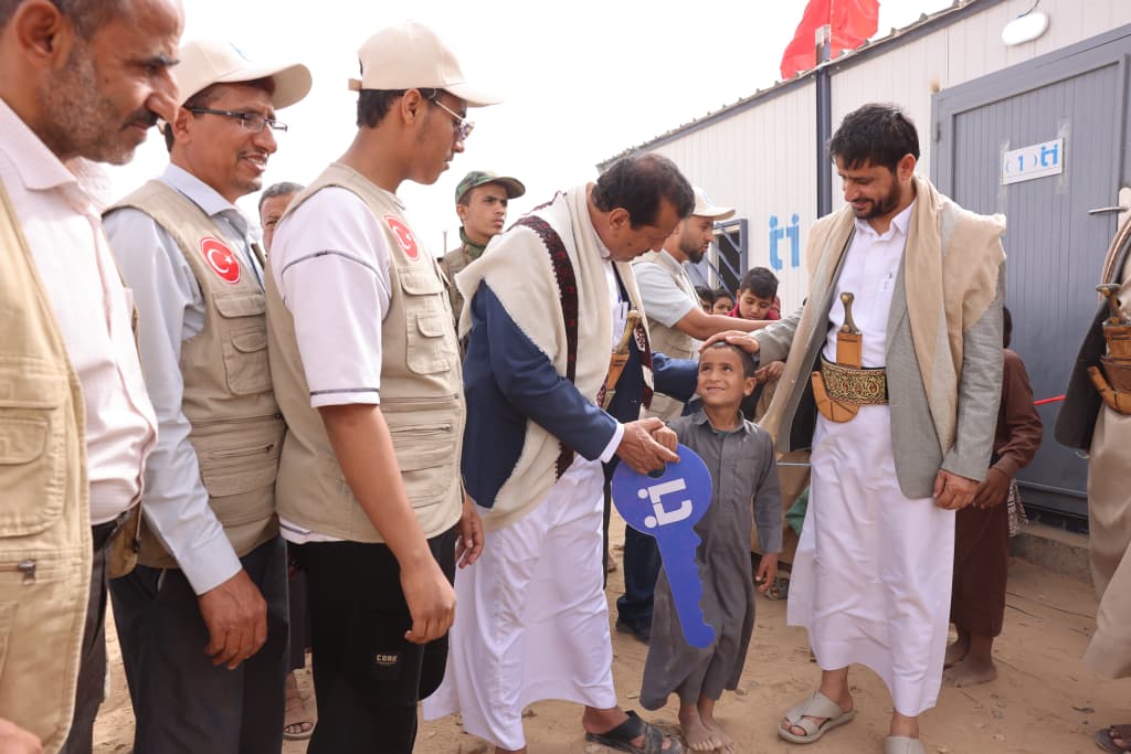 وكيل محافظة مأرب يدشن مشروع تسكين الأيتام من الأسر النازحة بتمويل تركي