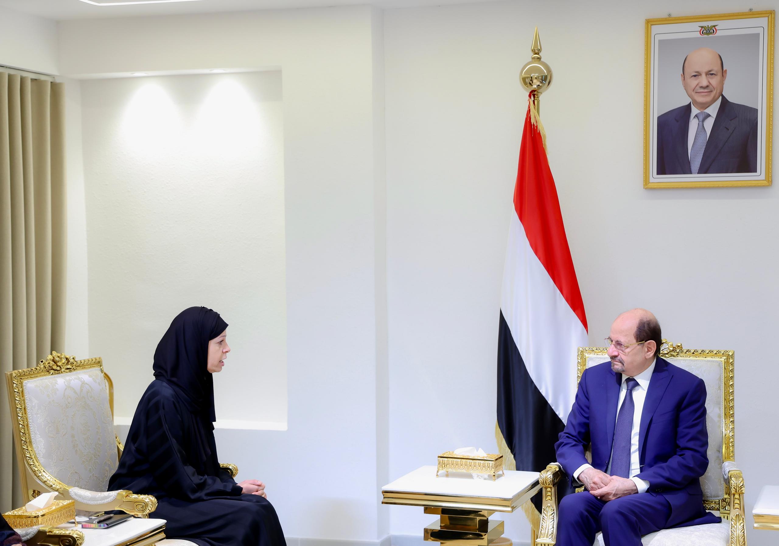 رئيس الوزراء يستقبل في عدن بعثة اللجنة الدولية للصليب الأحمر