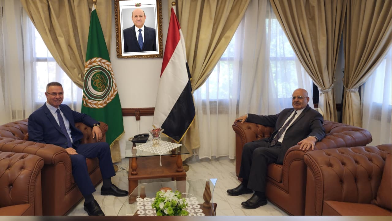 السفير موسى يلتقي الأمين العام المساعد ورئيس قطاع فلسطين في جامعة الدول العربية