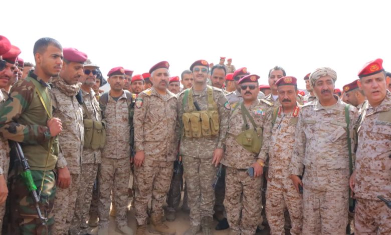 قائد محور الرزامات يشيد بالتضحيات الجسيمة التي يقدمها الأبطال في المحور