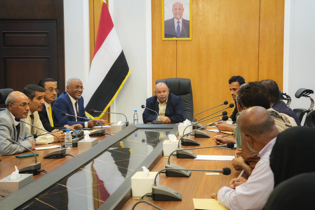 الخنبشي: قطاع التعليم يحظى بأولوية قصوى لدى السلطة المحلية بحضرموت