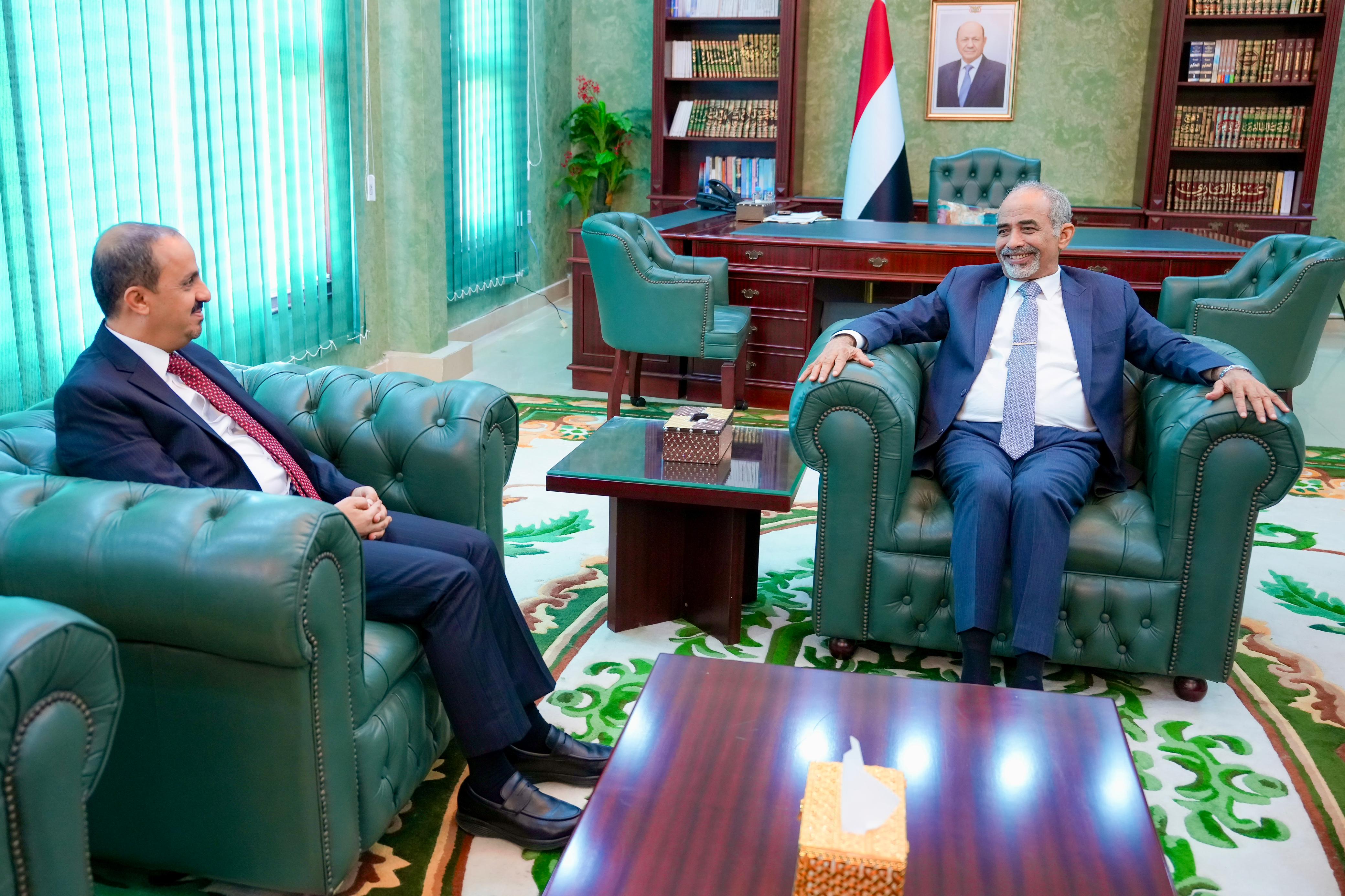 عضو مجلس القيادة محمود الصبيحي يلتقي وزير الإعلام ويوجه بحشد كافة الامكانيات لدعم معركة الوعي