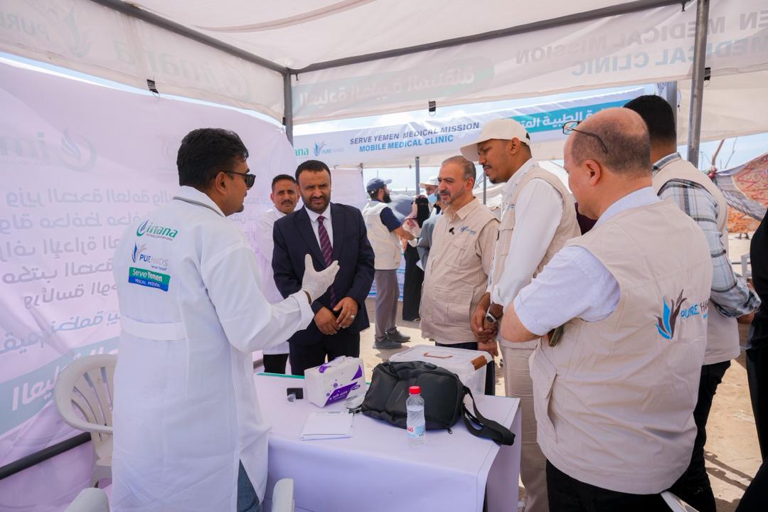 تدشين المرحلة الثالثة عشرة من العيادات المتنقلة بمخيم السلام في عدن