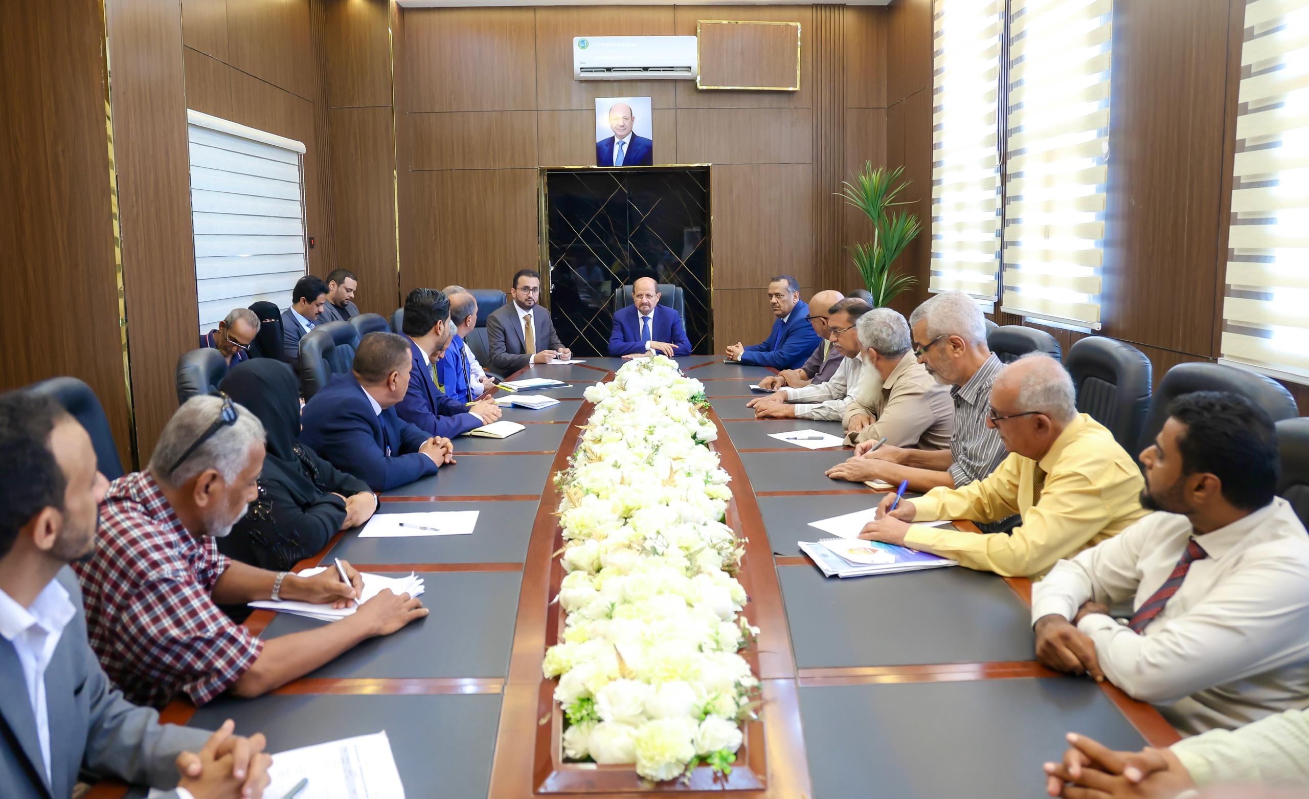 رئيس الوزراء يزور وزارة الخدمة المدنية ويشدد على تسريع وتيرة الإصلاح الإداري والمؤسسي