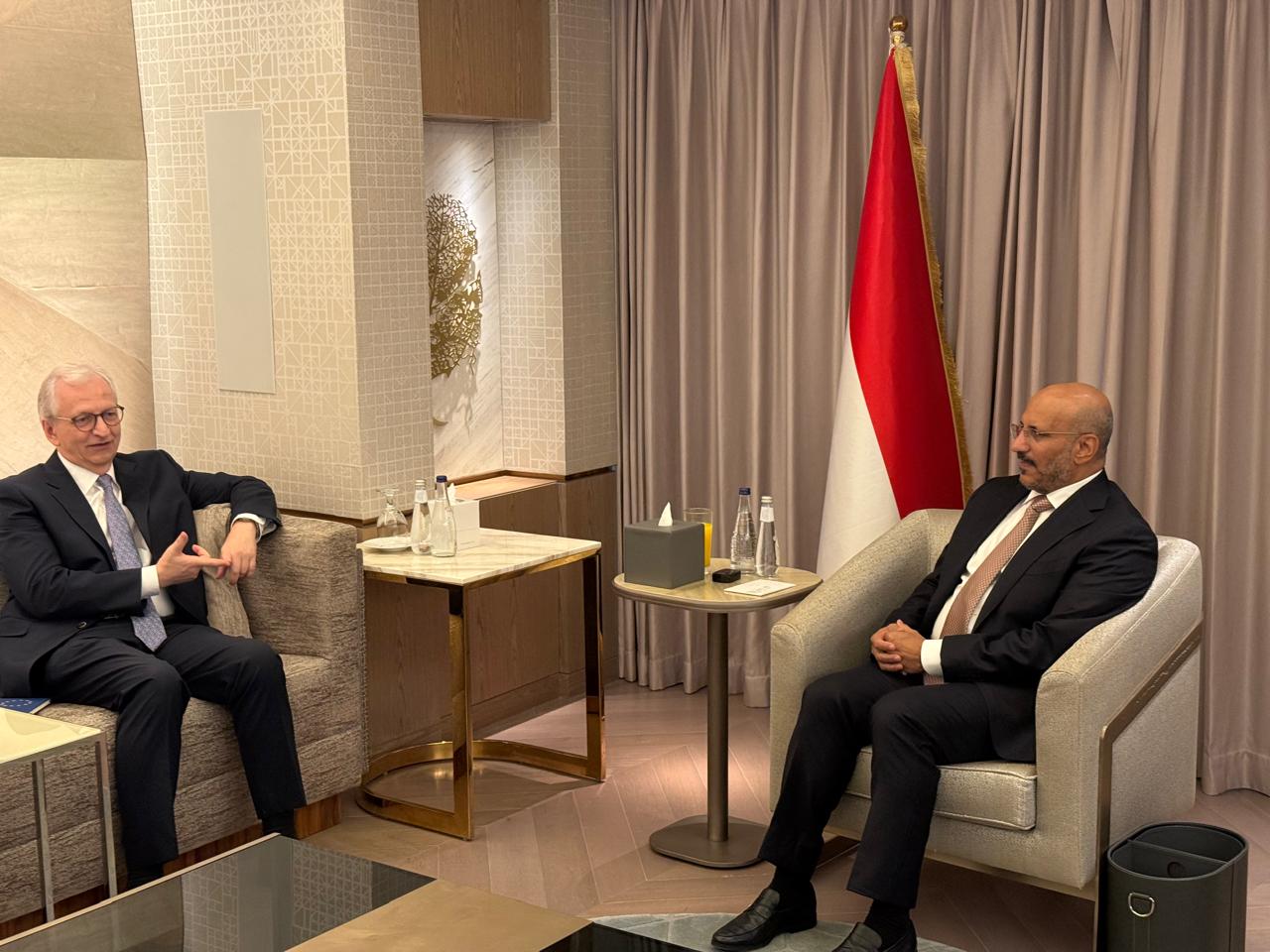 عضو مجلس القيادة طارق صالح يلتقي السفير الألماني