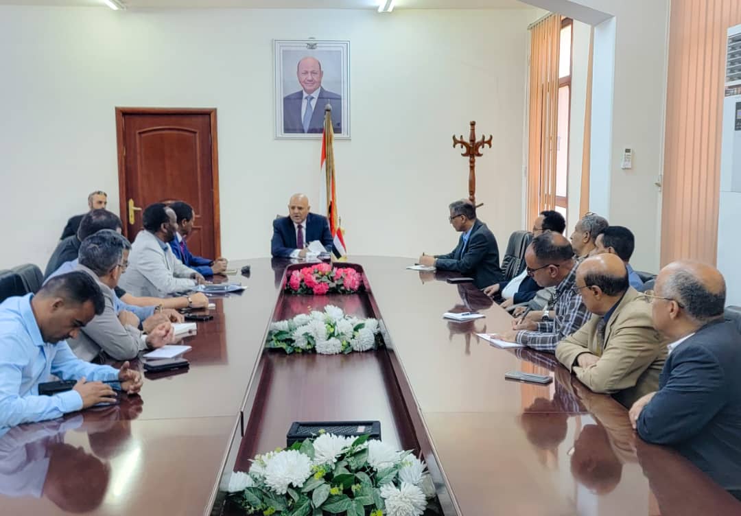 محافظ تعز يبحث مع المدير القطري لبرنامج الأغذية العالمي سبل تعزيز الاستجابة الإنسانية