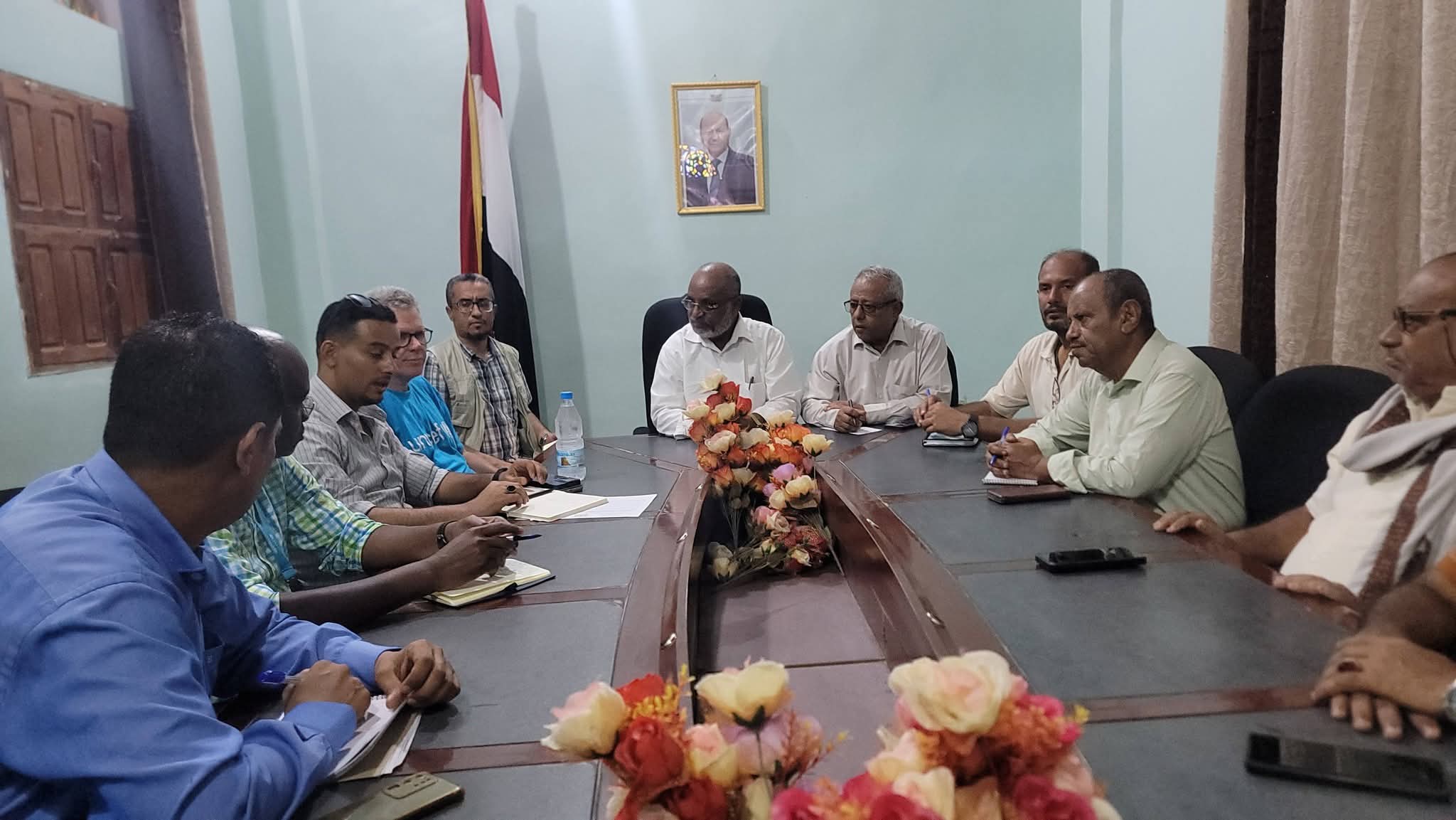 السلطة المحلية بالحديدة تناقش مع اليونيسيف تدخلاتها في المحافظة