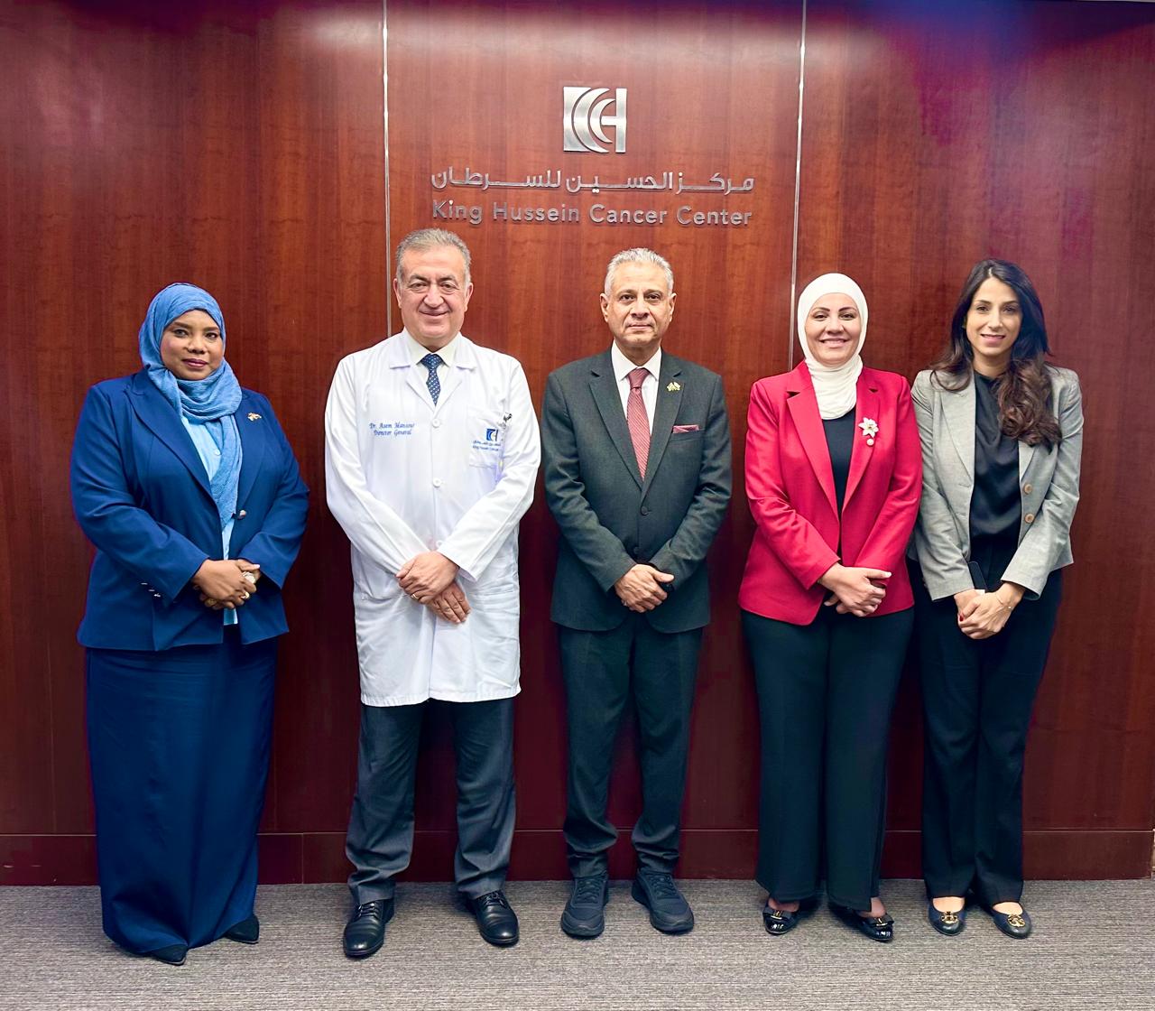 سفير اليمن يبحث مع مسؤولين أردنيين تعزيز التعاون في مجال علاج الأورام والحالات المستعصية