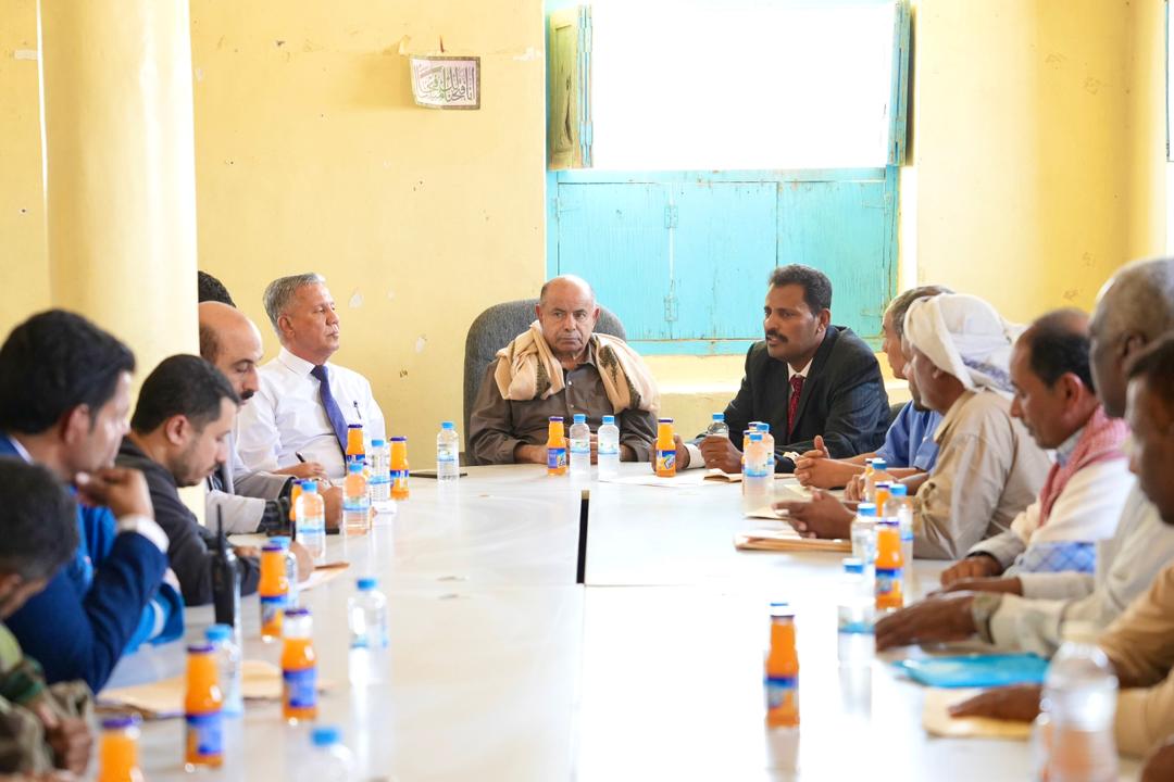 الخنبشي يزور مديرية غيل بن يمين ويؤكد دعم السلطة المحلية لتلبية الاحتياجات الخدمية
