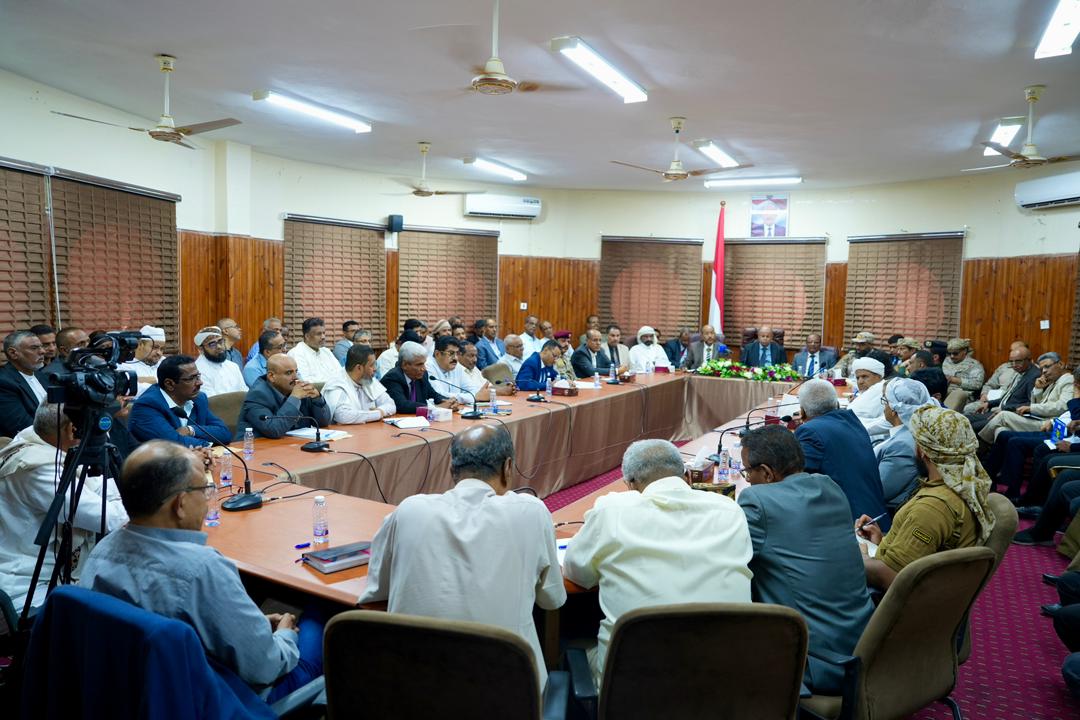 تنفيذي وادي وصحراء حضرموت يعقد اجتماعاً استثنائياً برئاسة الخنبشي لمناقشة الأوضاع الخدمية والتنموية