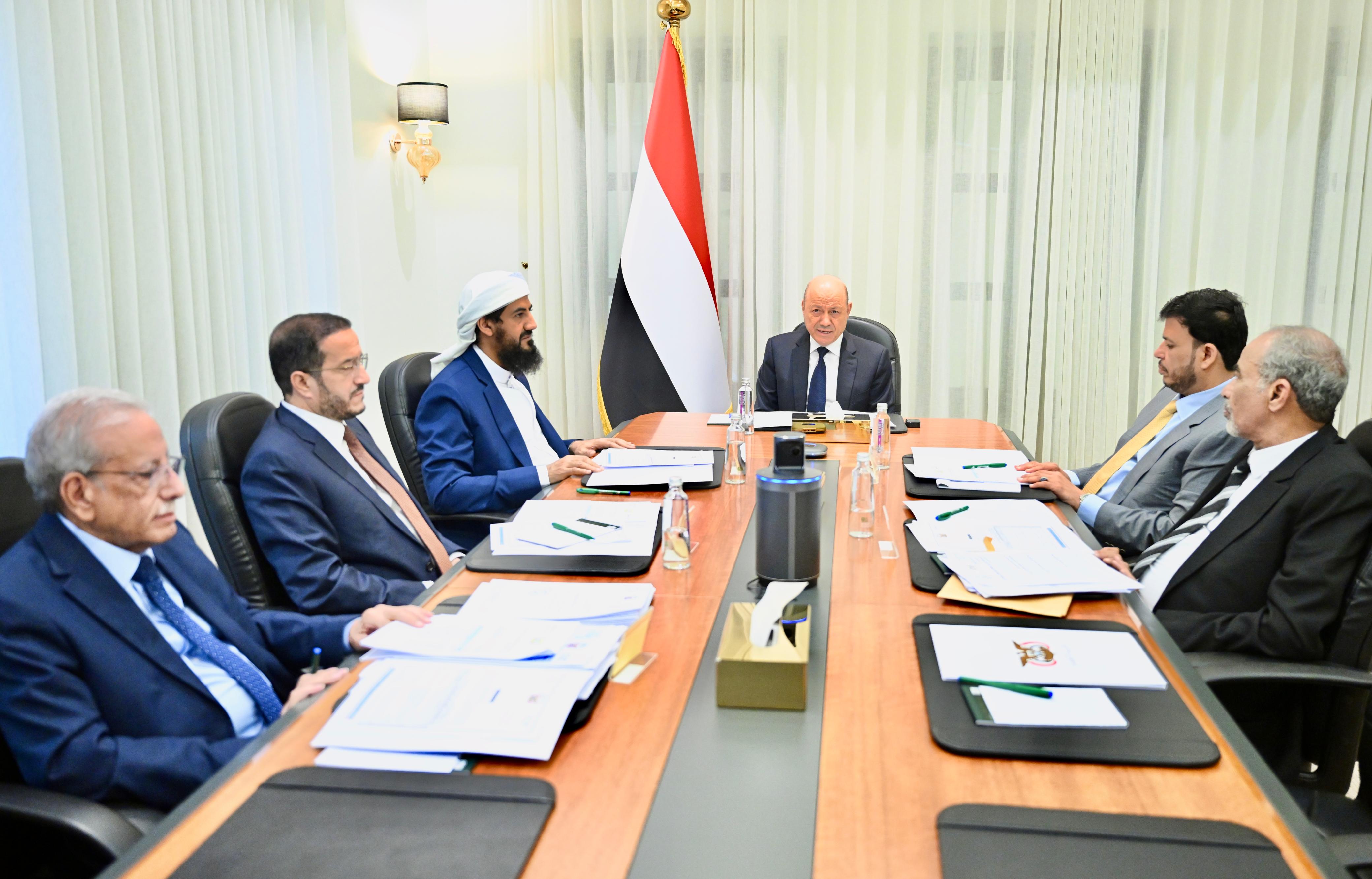مجلس القيادة يقر مصفوفة الاصلاحات المزمنة ويشيد بمستوى التقدم في توحيد القرار الامني والعسكري
