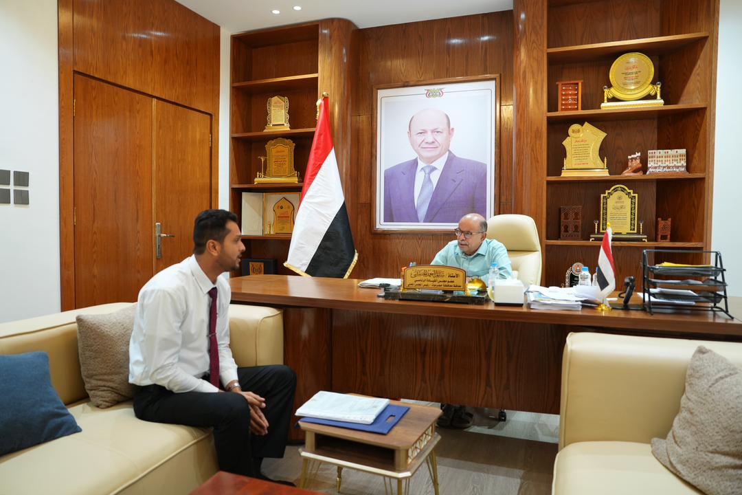 عضو مجلس القيادة سالم الخنبشي يطلع على أوضاع مختبرات الصحة العامة ويؤكد دعم السلم المجتمعي وتطوير خدمات الأحوال المدنية