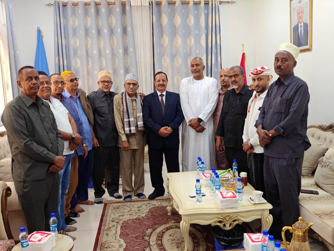 سفارة اليمن في الصومال تستقبل العزاء في وفاة الرئيس السابق عبدربه منصور هادي