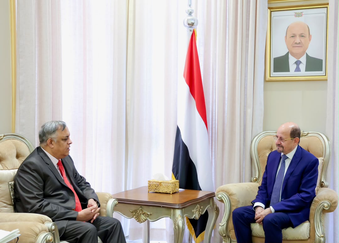رئيس الوزراء وزير الخارجية يستقبل السفير الهندي وي