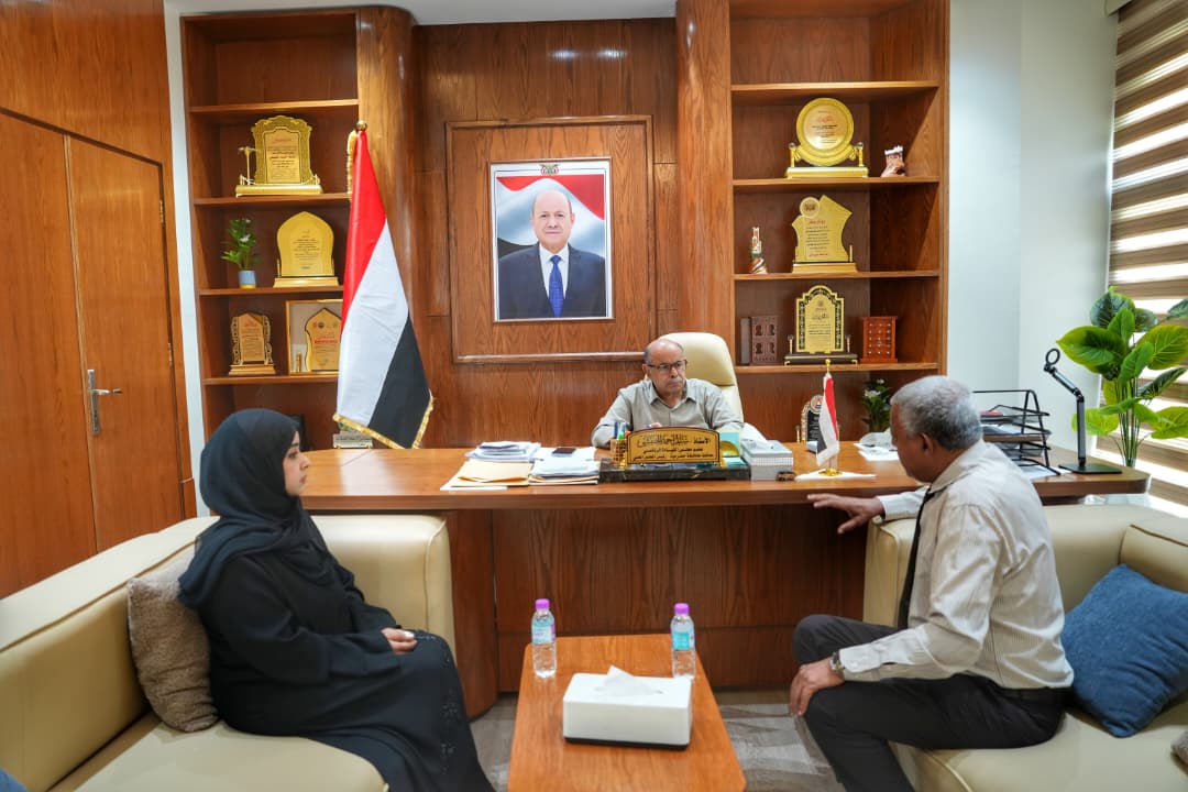 الخنبشي يشيد بجهود المجلس اليمني للاختصاصات الطبية ويناقش جهود أوضاع قطاع الكهرباء